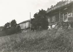 Et gammelt våningshus og løe på Reite, Vaksvika. Dette plass