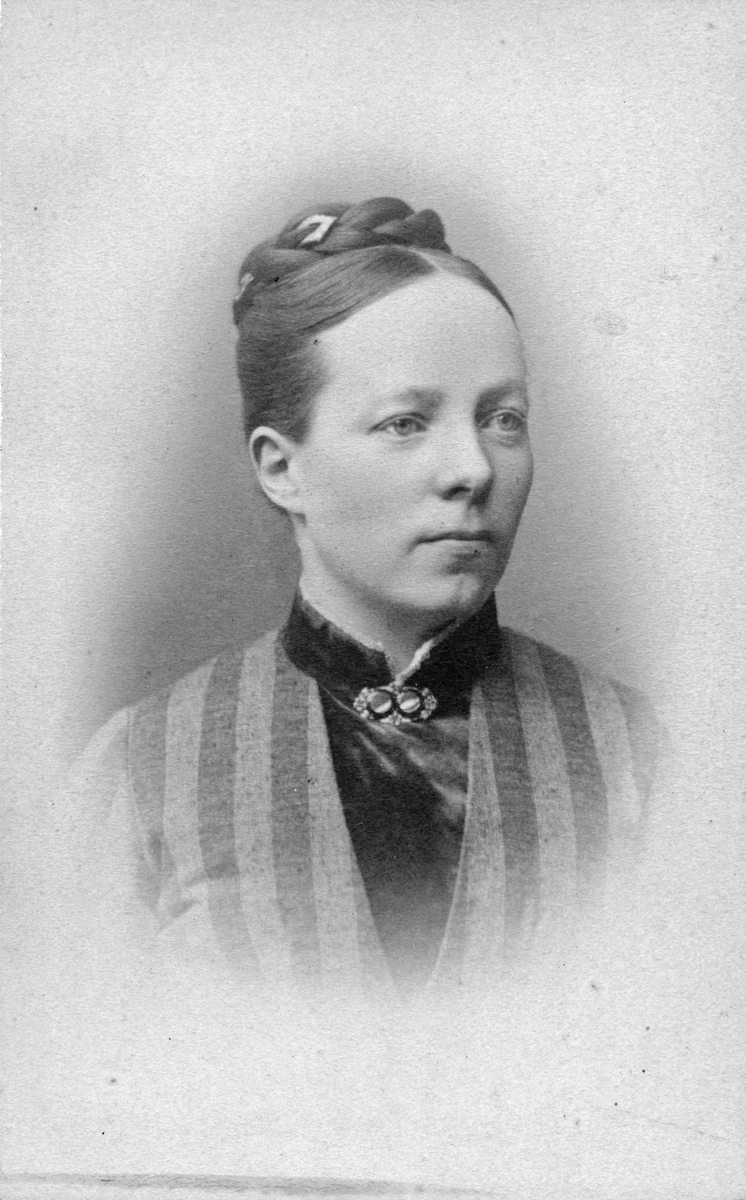 Anna Larsson (1855-1947)