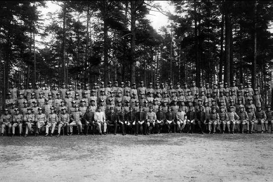Infanterivolontärskolan Karlsborg, senare rekrytskolan för infanteriets off- och res. off. Aspiranter, 1878 - 1927. Gruppbild infanteriets officersaspirantskola, 1922 - 1923,