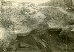 Ruiner, utgravd under det gamle mekaniske verkstedet på Borr