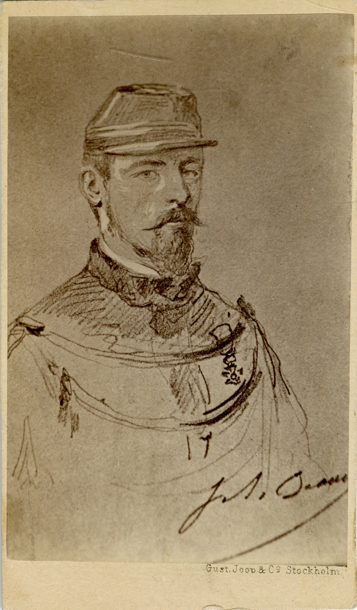 Porträtt av Johan Gustaf Carl Bergenstråhle, underlöjtnant vid Andra livgardet I 2.
Se även bild AMA.0006480.