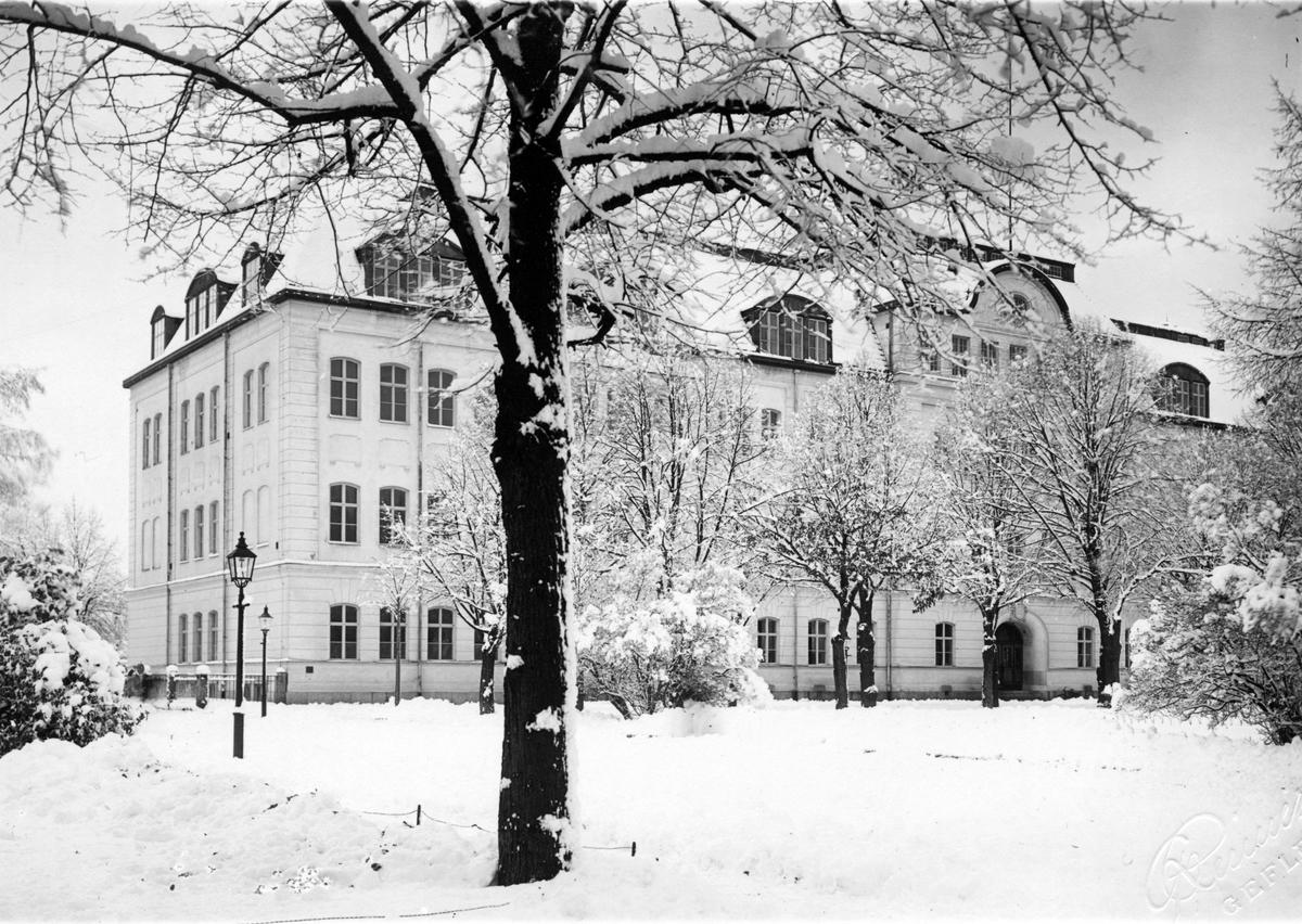 Högre Allmänna Läroverket (Vasaskolan), byggt 1873 och ombyggt 1912 ...