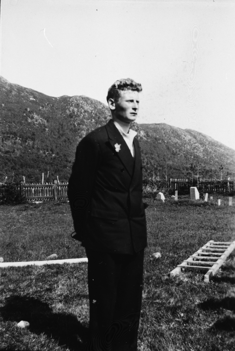 Rolf Enoksen ca 1941 Breivika, Lekangsund