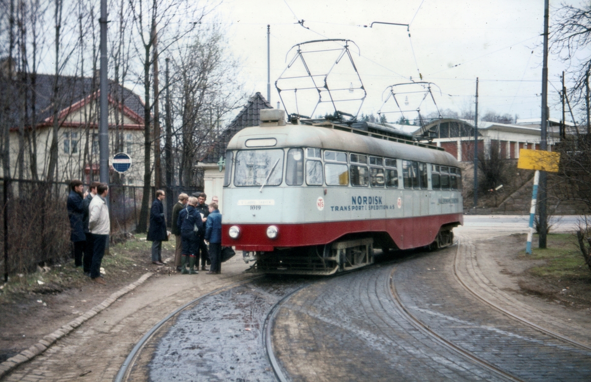 Ekebergbanens vogn 1019 som den første Ekebergbanetrikk på Skøyen