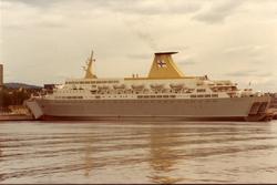 Kielfergen M/S 'Kronprins Harald (b.1976) ved Hjortneskaia, 