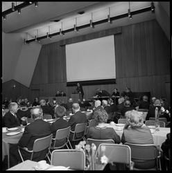 Orienteringsmøte i folkets hus for pensjonister.