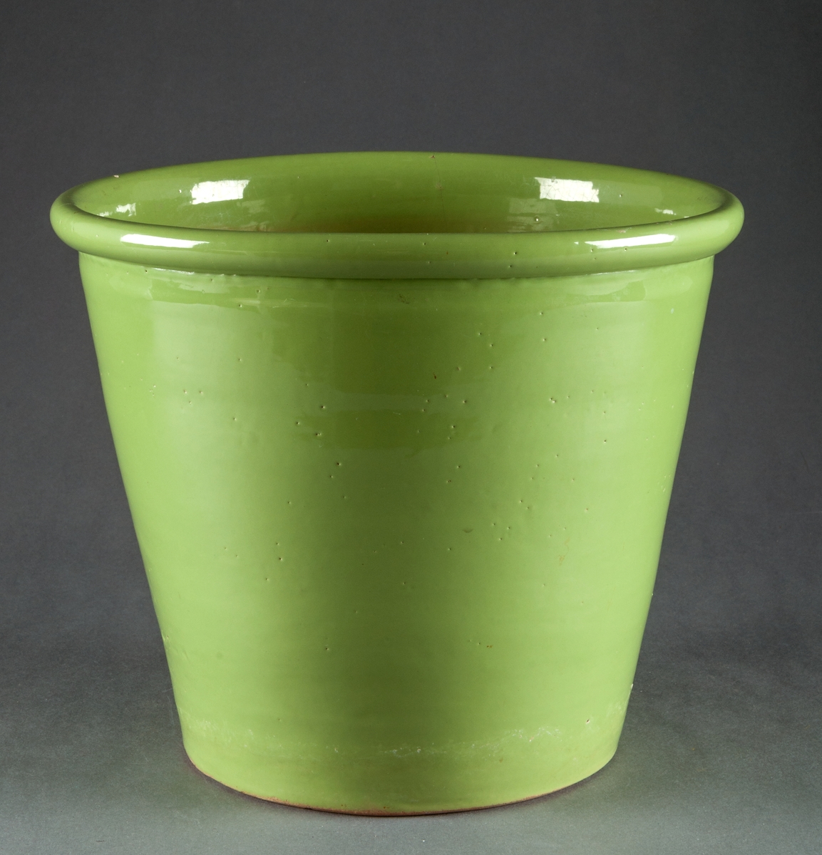 Blomkruka, Bo Fajans, grön glasyr, diam. 22 cm.