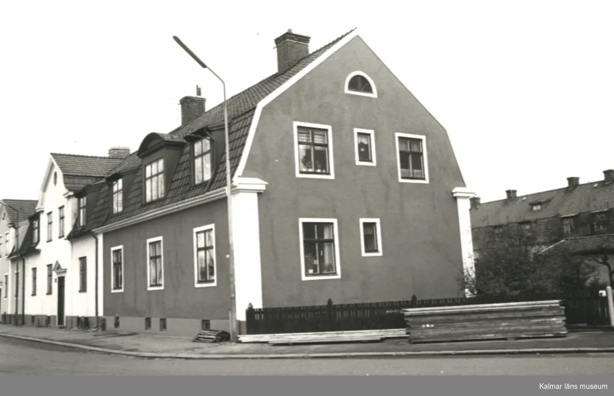 Kvarteret Grönsiskan 13, Lorensbergsgatan 8.