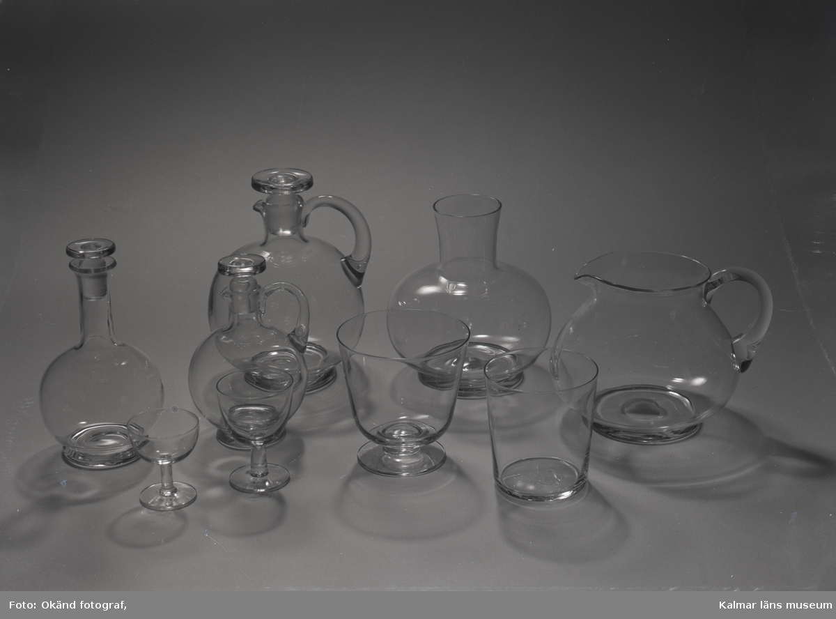 Målerås Glasbruk. Glasserie. Kanna, karaff, selterglas och vinglas.