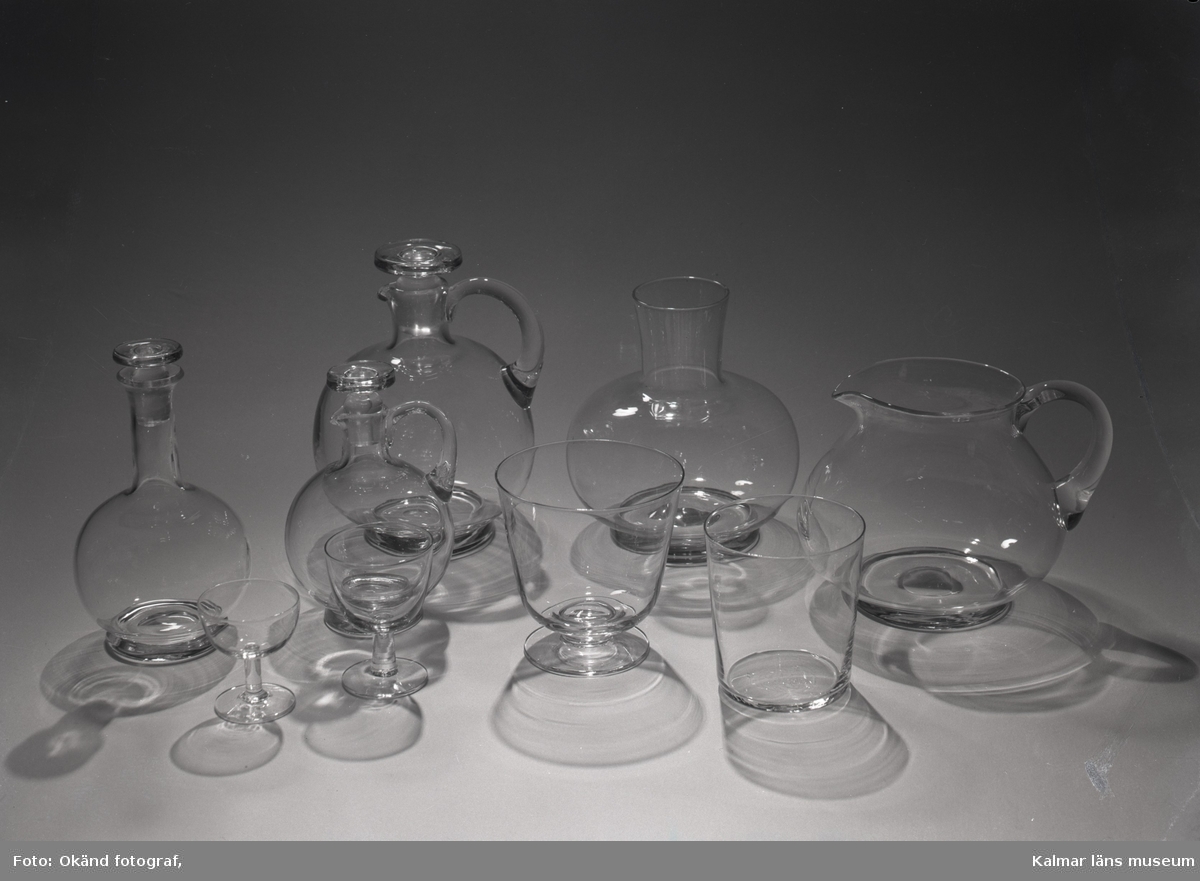 Målerås Glasbruk. Glasserie. Kanna, karaff, selterglas och vinglas.