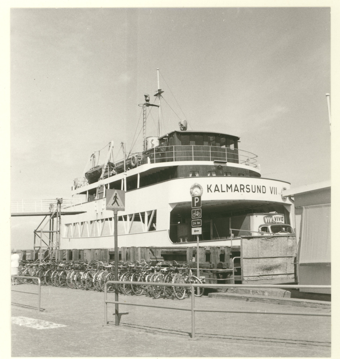 Kalmarsund VII i Färjestadens hamn.