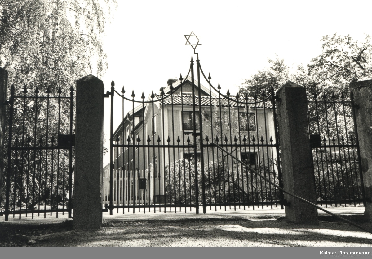 Grinden på mosaiska kyrkogården i Kalmar.