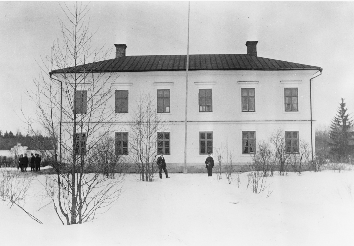 Gimo Bruk 1911. Skolhuset. Bild från tidskriften Hemmets bildmaterial.