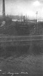 Dunkerque. Dampskip under overhaling/reperasjon i dokken i D