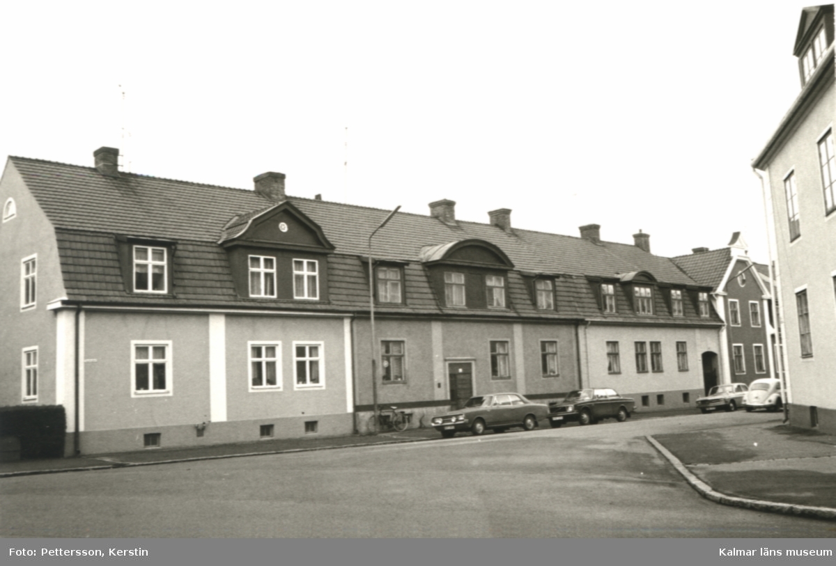 Radstående bostadshus på Tegnérgatan i Kalmar.