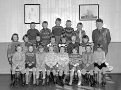 Klassebilde fra Dahle skole i Kristiansund per 1955. Fra Nil