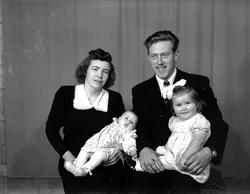 Bilde er registrert på Ivar G Eide. Fra Nordmøre museums fot