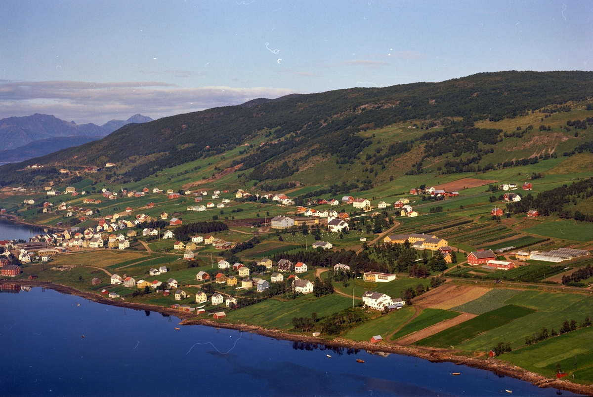 Flyfoto av Borkenes i Kvæfjord.