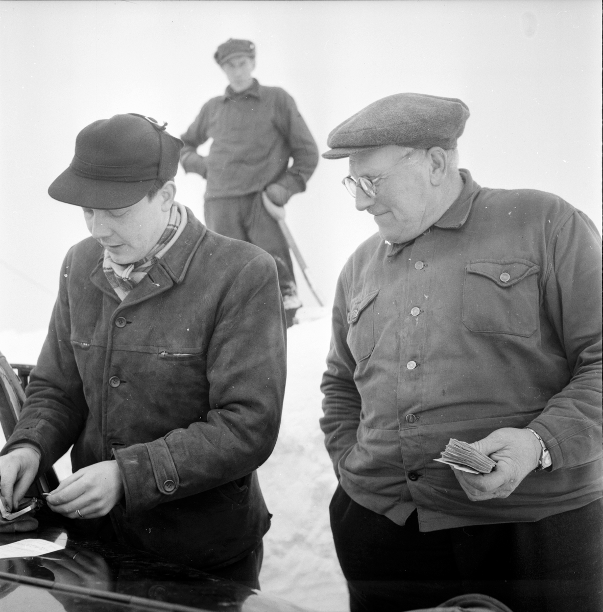 Lingbo,
Lantbrevbärare E. Wallinder,
Februari 1956