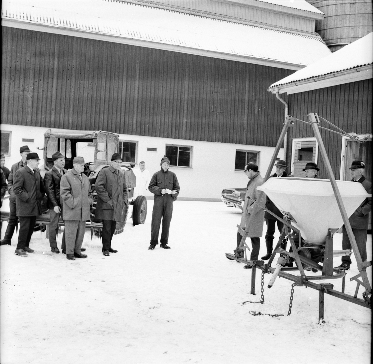 Arbrå,
Maskinvisning på Nytorp,
April 1969
