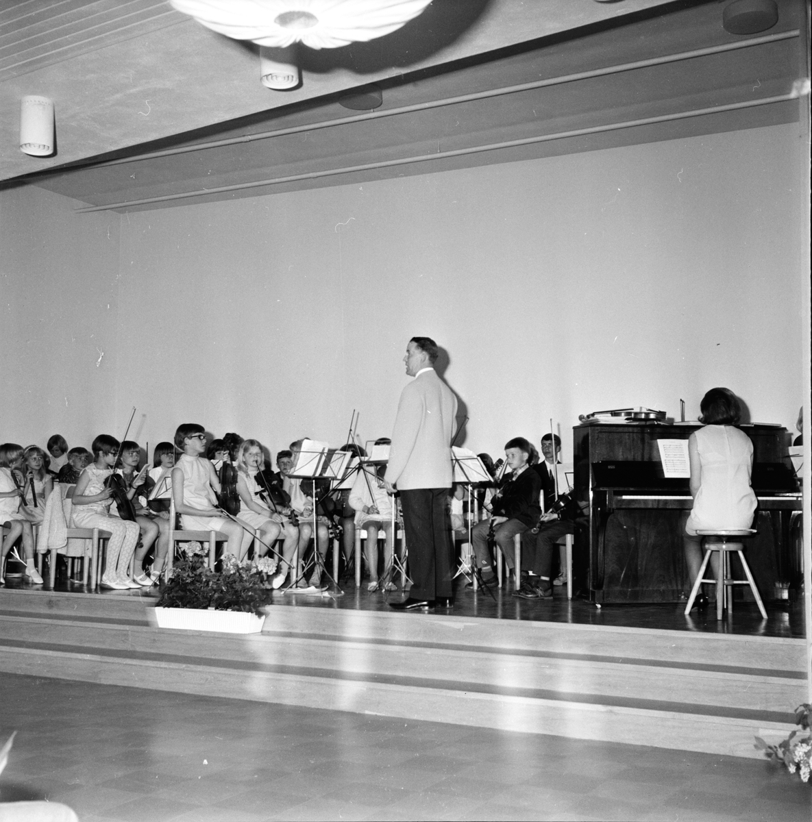 Arbrå,
Musikskolas avslutning,
3 Juni 1967