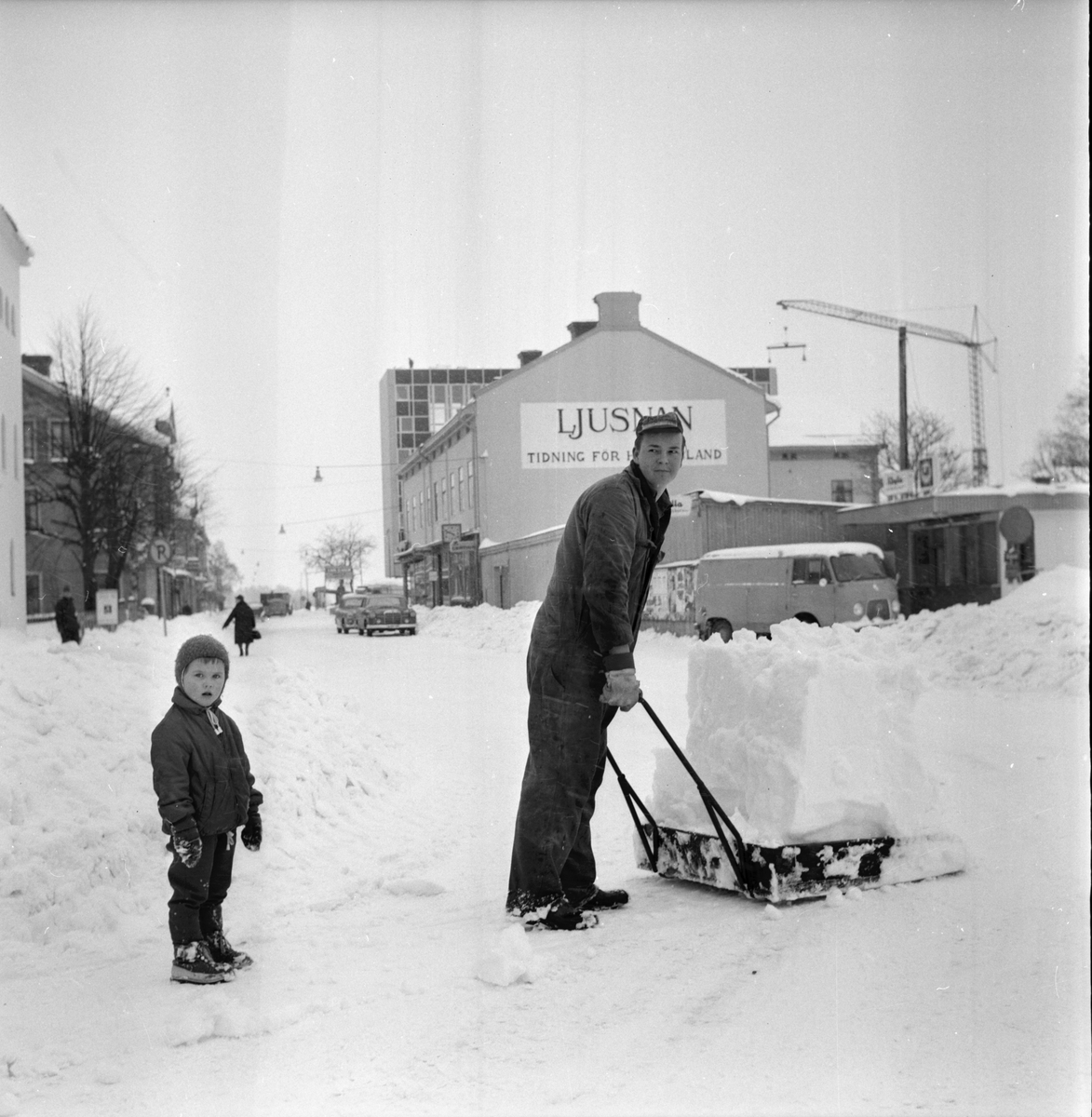 Snöskottare på Bollnäs bangård.
29/3-1966