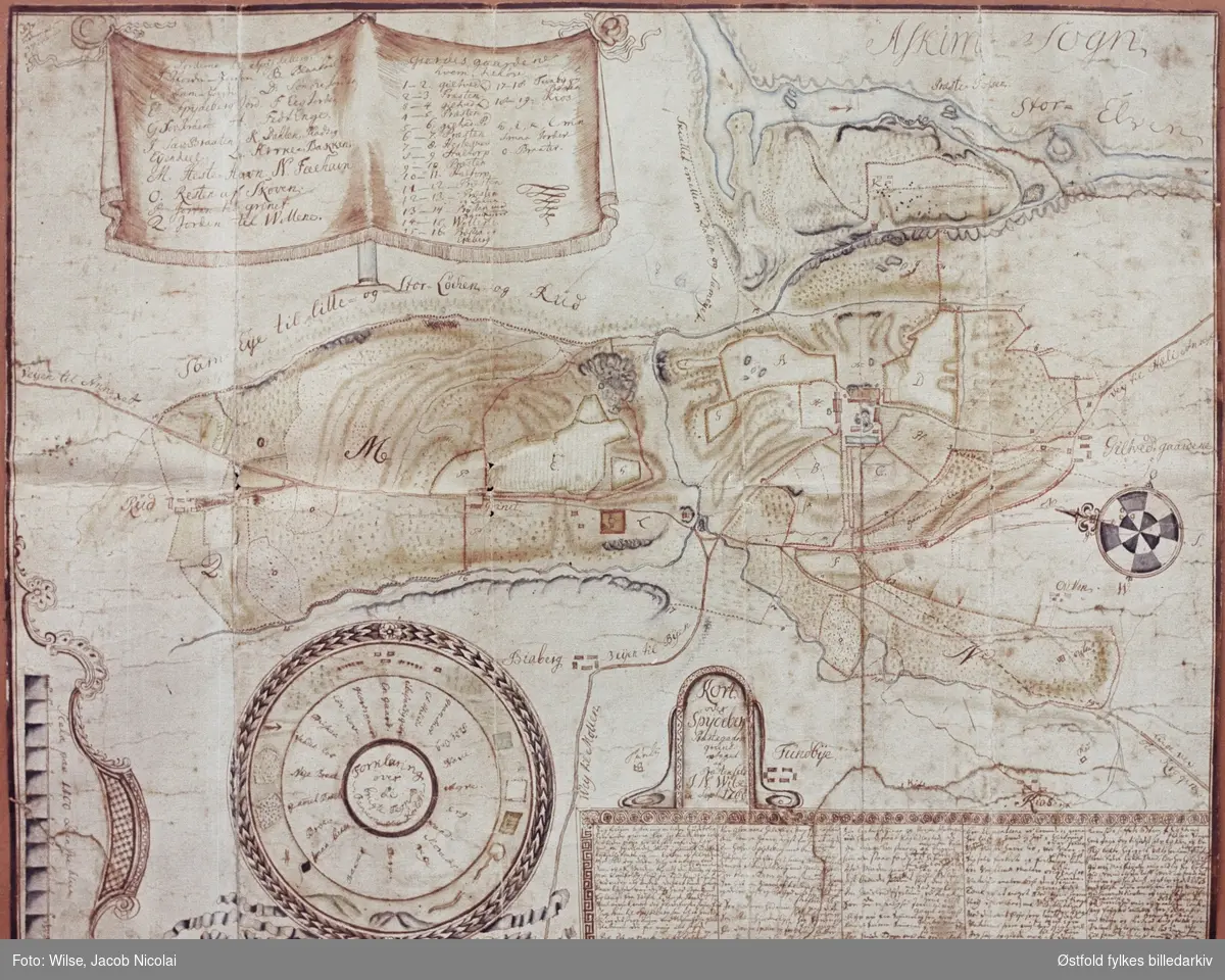 J. N. Wilses håndtegnede kart over Spydeberg prestegård  med omgivelser, avfotografert 1972.
"Kort over Spÿdeberg Præstegaarde grundoptaget af Presten Selv J. N. Wilse in Sept 1768."