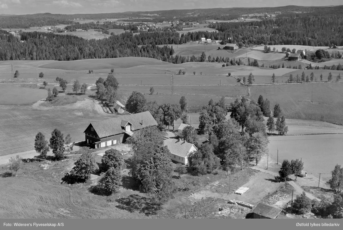 Tunby gård, nordre, gnr./bnr.55/4. Spydeberg, flyfoto.