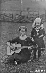 Eriksbakken. Gudlaug Eriksbakken f. 1895, gift med Blostrup 