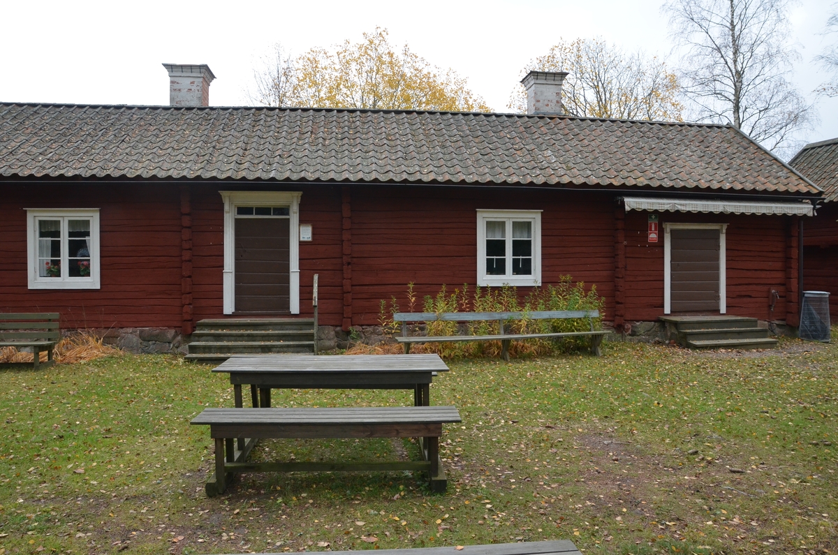 Håcksbytorpsstugan vid Huddunge hembygdsgård, Prästgården 1:1, Huddunge socken, Uppland 2014