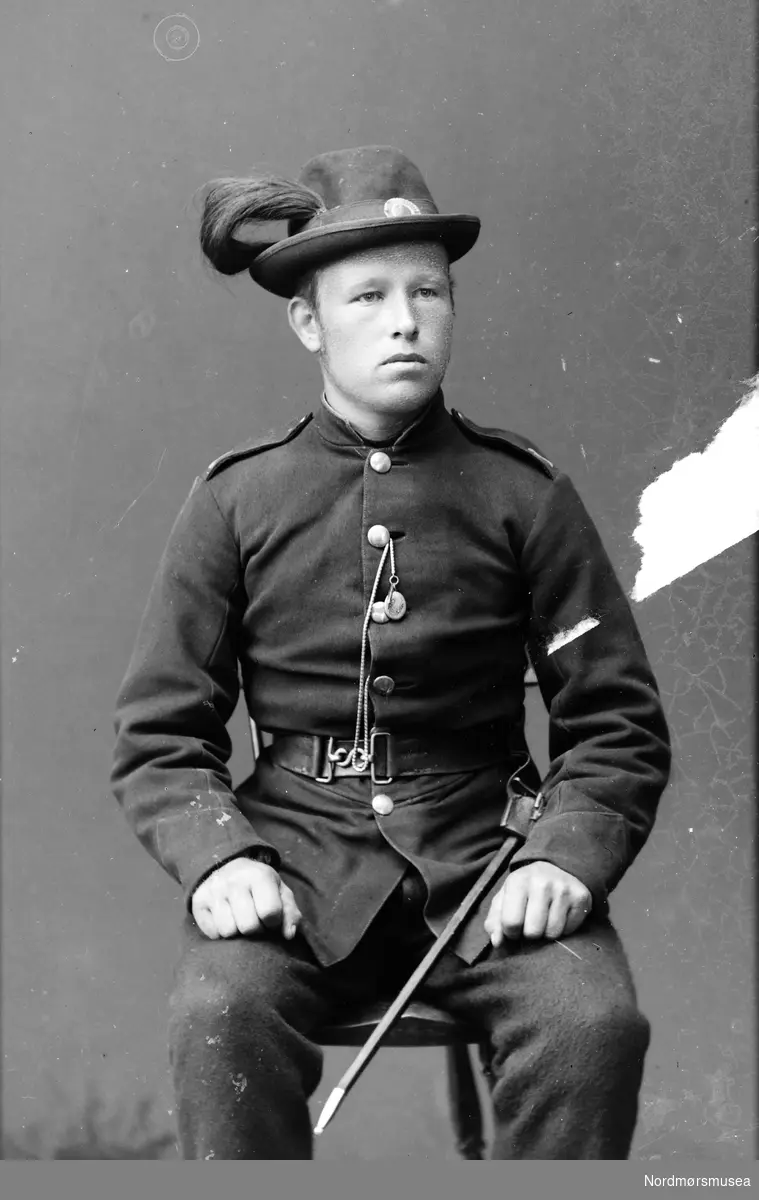Portrett av Johan J. Vognild i uniform. Trolig fra Sunndal kommune. Fra Sunndal museumslags fotosamlinger.