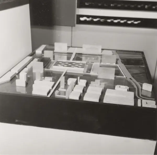 Utstilling av egne arbeider ved Kunstindustrimuseet i Trondh