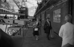 "September 1960"."Amerika folke kjem heim".DS «Stavangerfjor