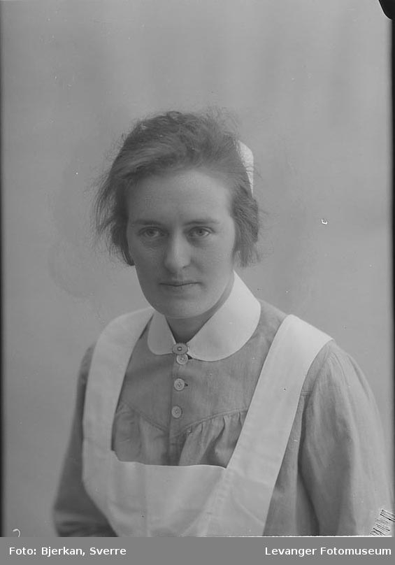 Portrett av søster Johanna Jakobsen.