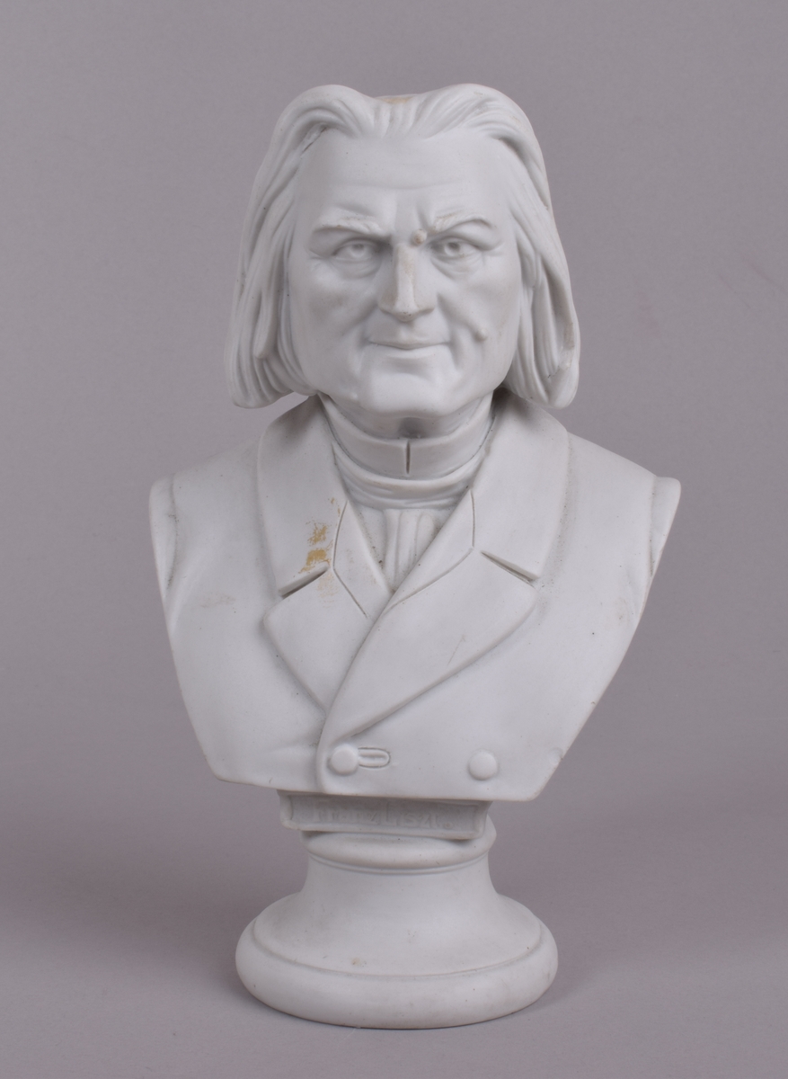 Byste av Franz Liszt på rund sokkel.