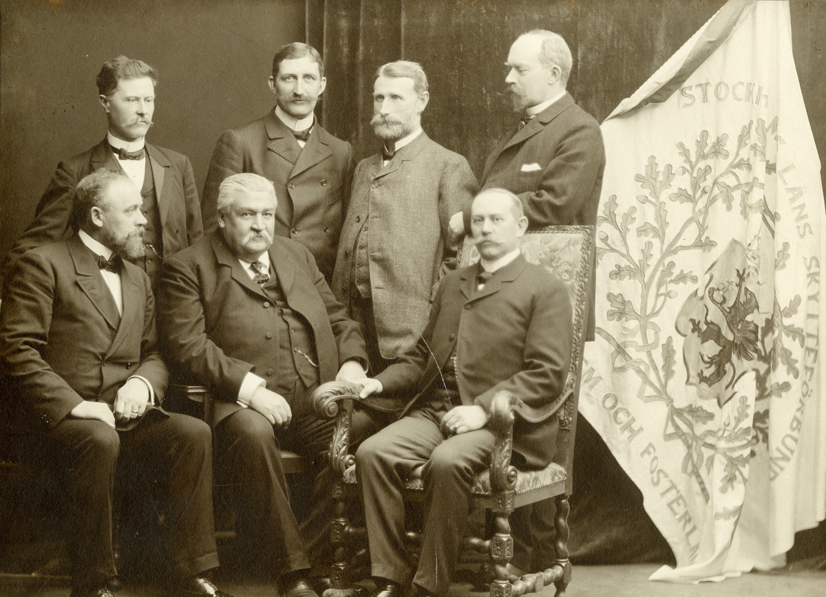 Verkställande utskottet inom Stockholms läns skytteförbund i början av 1900-talet.
För namn, se bild nr. 2.