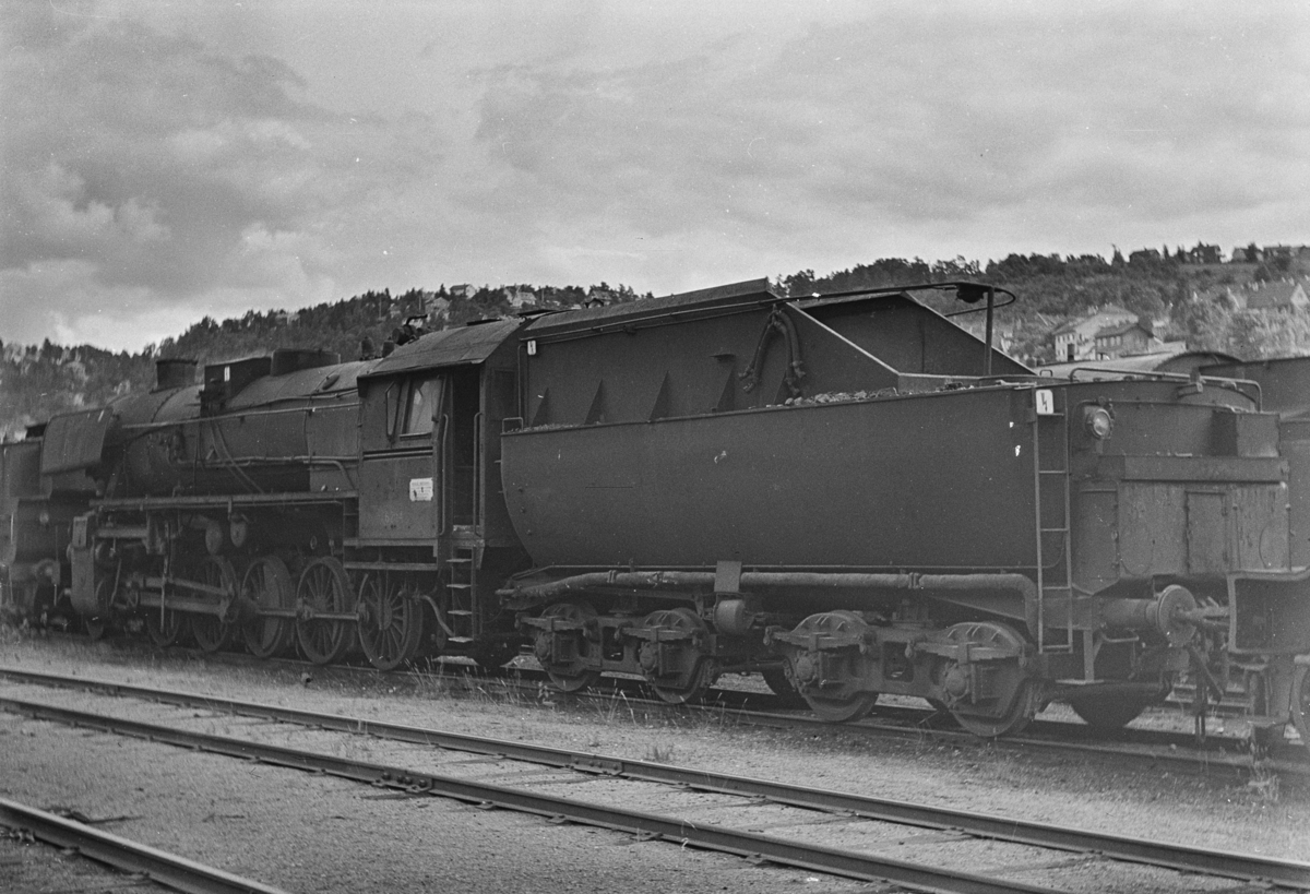 Damplokomotiv type 63a nr. 6204, hensatt i Lodalen i Oslo.