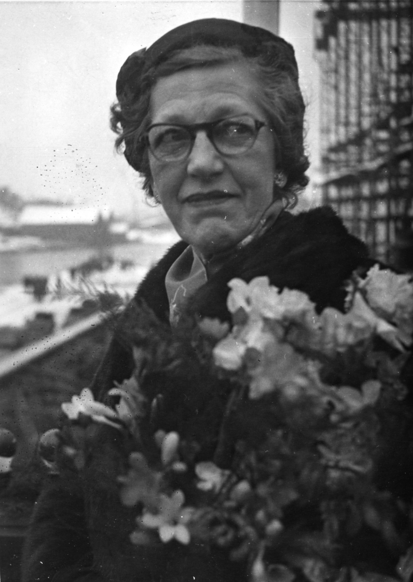 Byggenr. 42 v. LMV: Maria Teresa.
Kvinna som døper båten (med blomsterbukett) er "miss Angela Butts".