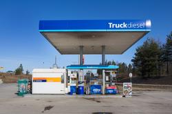 Statoil Dal. Tankanlegg for truck. Pumper og pumpetak.