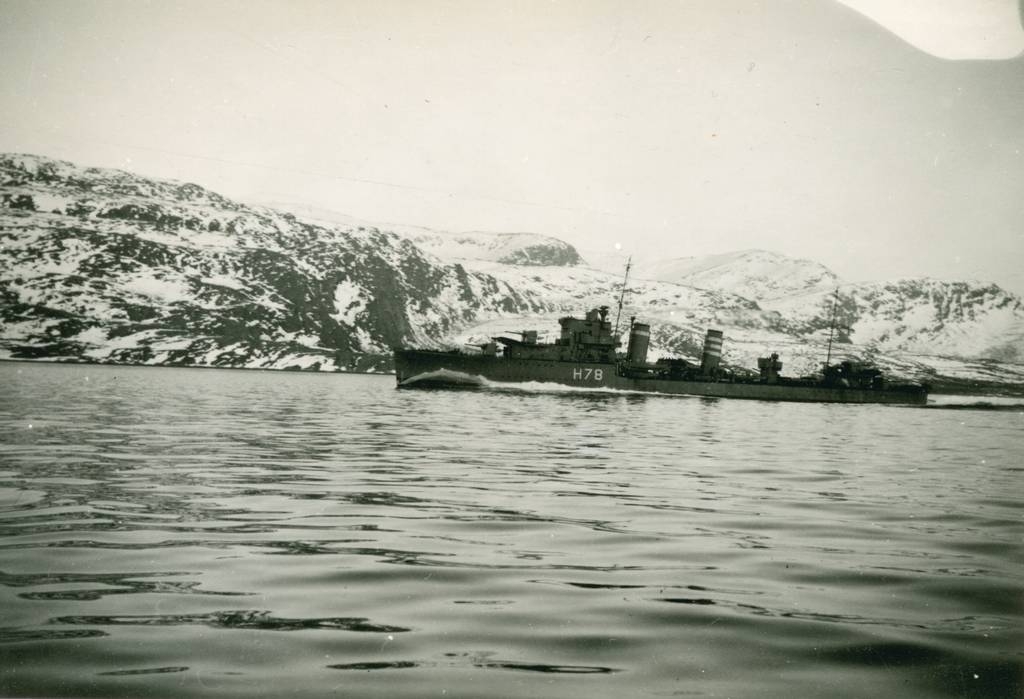Engelsk krigsskip på Ofotfjorden i 1940: Den britiske jageren HMS Fame (H78), bygget i 1935.