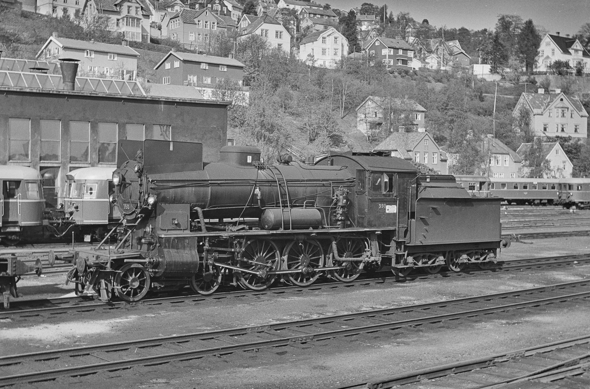 Damplokomotiv type 30b nr. 350 på Marienborg ved Trondheim.