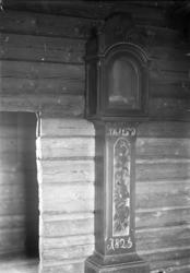 Rikard Berges fotoarkiv. Gulvklokke, stueklokke fra 1825. Lu