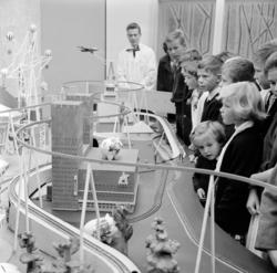 Sparebank, Akersgata 36. åpner barnebanken. August 1962