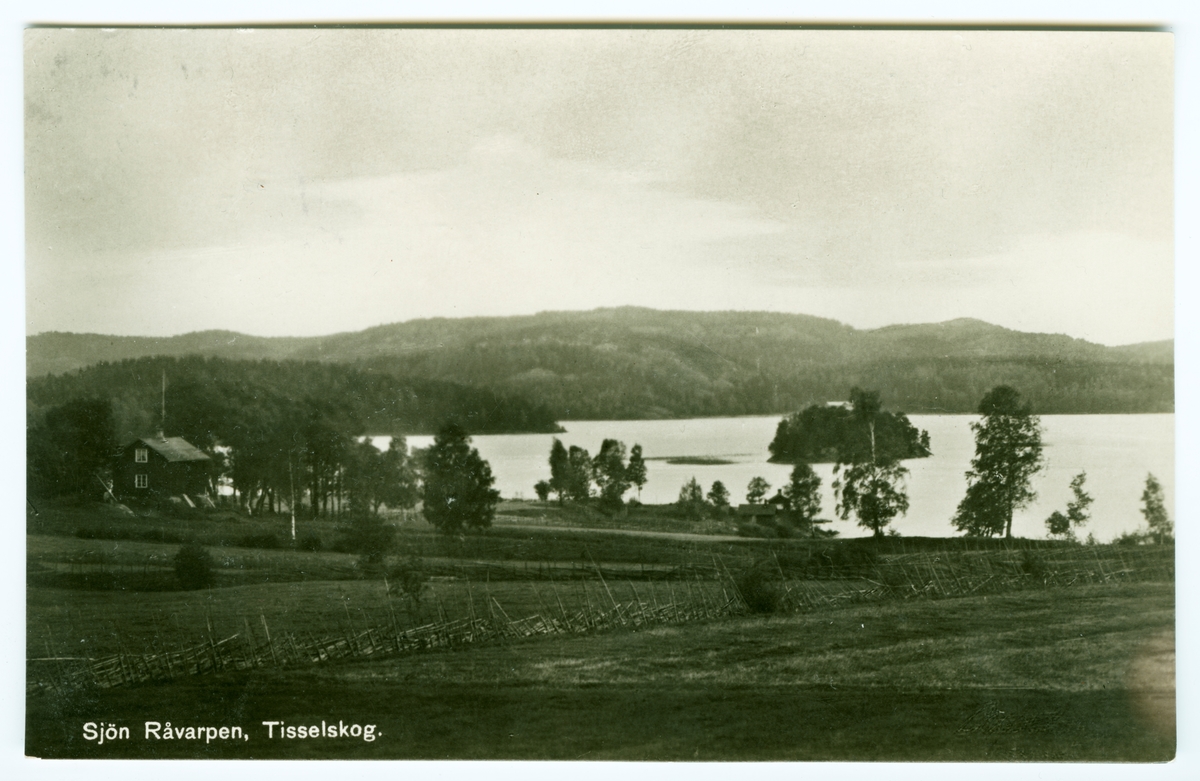 Sjön Råvarpen Tisselskog