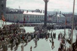 Torvet i Trondheim en 17.mai, sett fra Hotel Phoenix