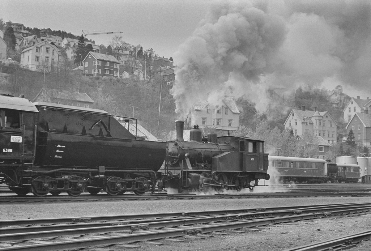 Damplokomotiv type 63a nr. 6396 og 23b nr. 455 på Marienborg.