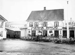 Repro: Bygård i Lillehammer. Lilletorget 1, Mesna Brug.