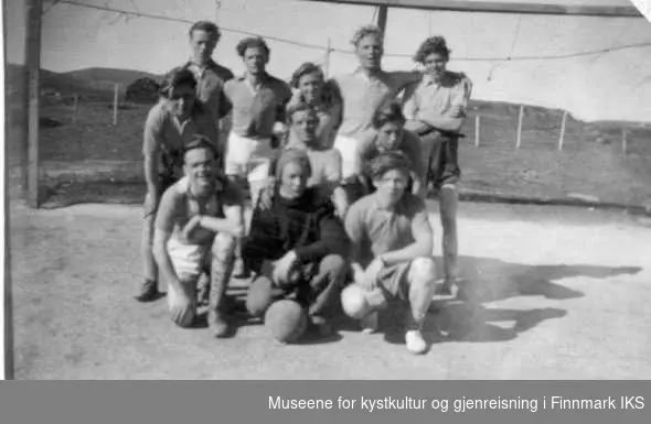 Fotballkamp mellom Berlevåg og Mehamn, 1948