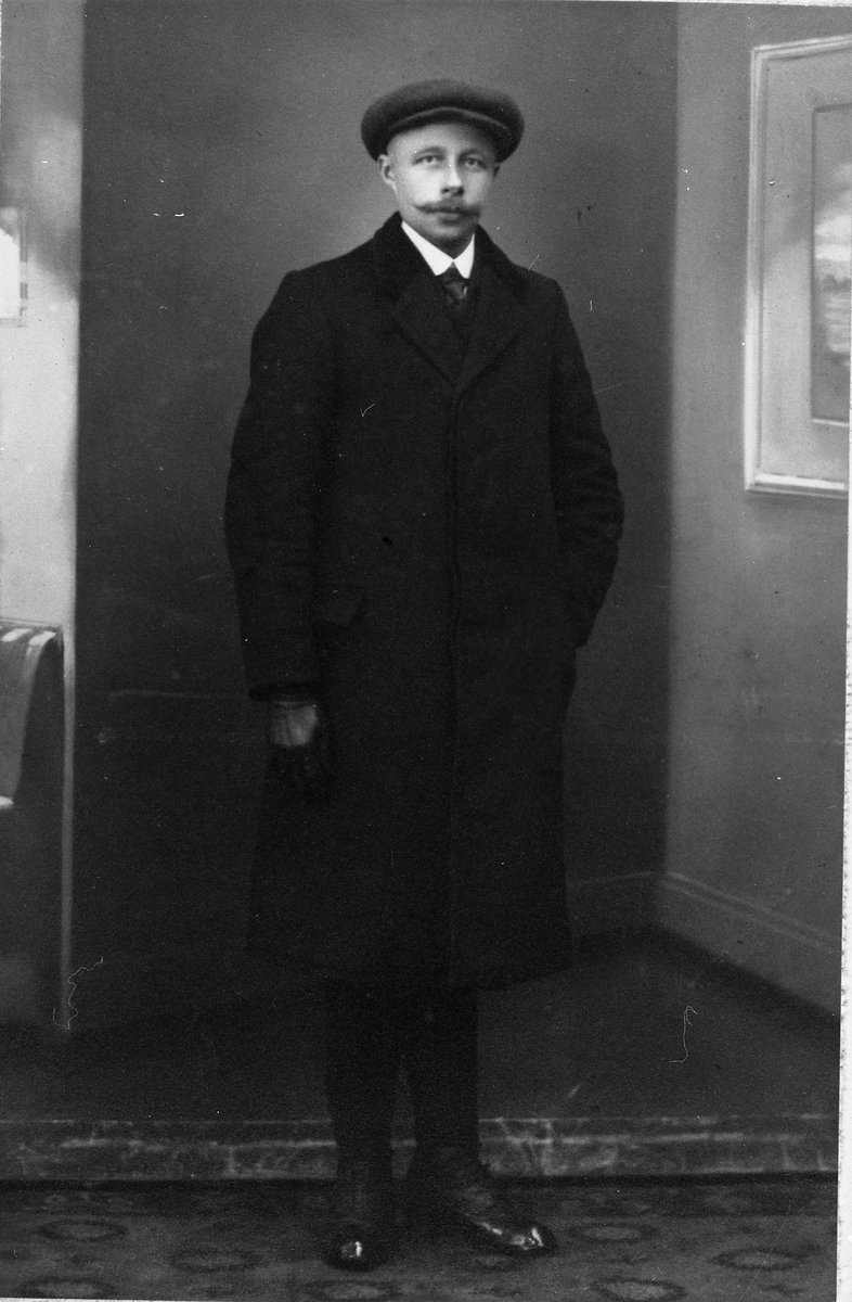 Portrett av Alfred Simonsen, Å i Senja.