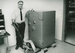 Forsøk på innbrudd på Enebakk postkontor. Konsulent Gunnar B